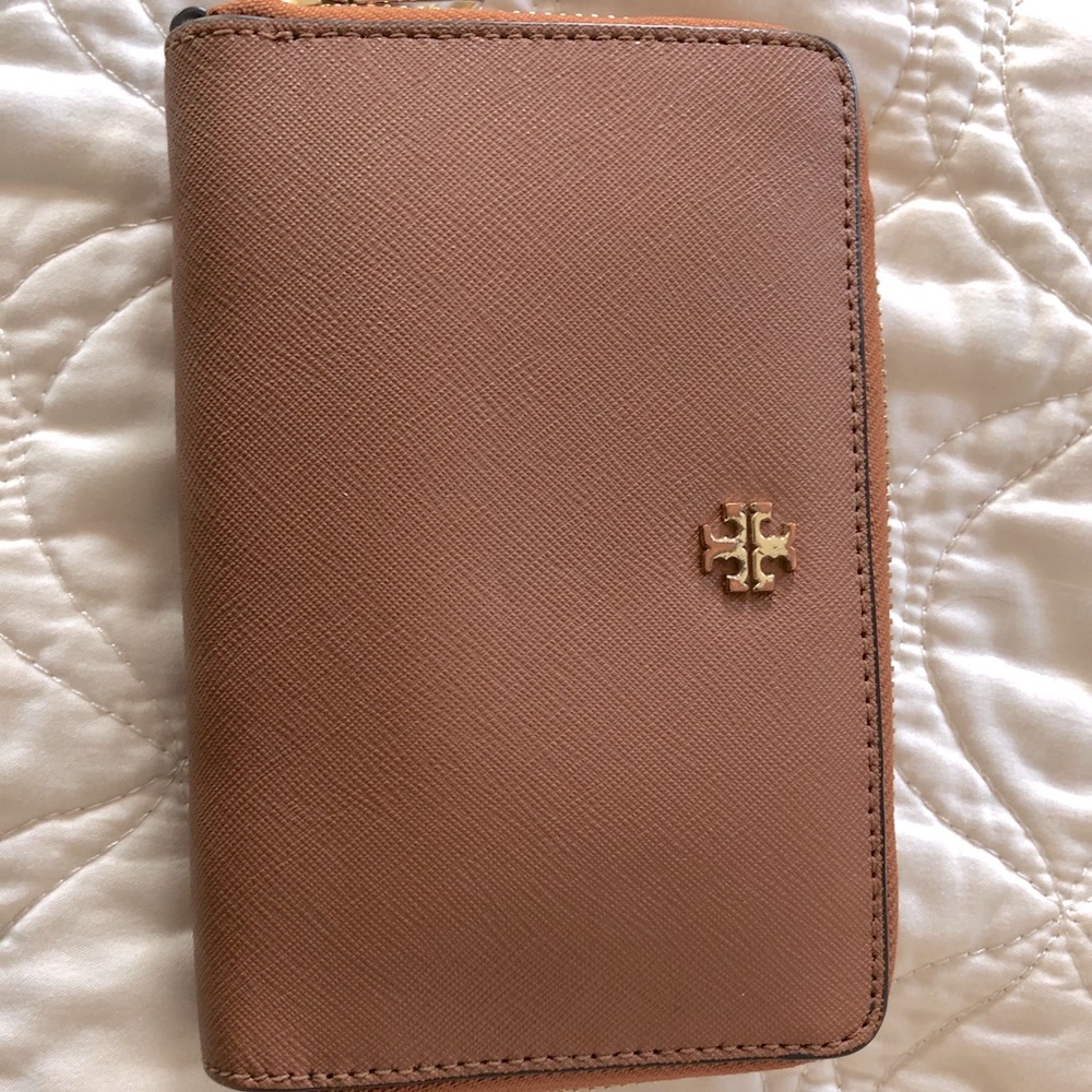 Stunning Tory Burch wallet